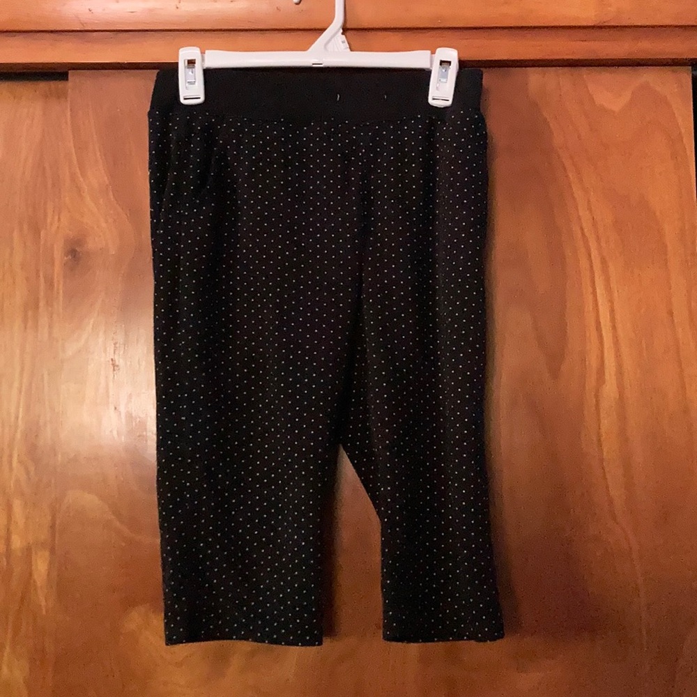 Black capris